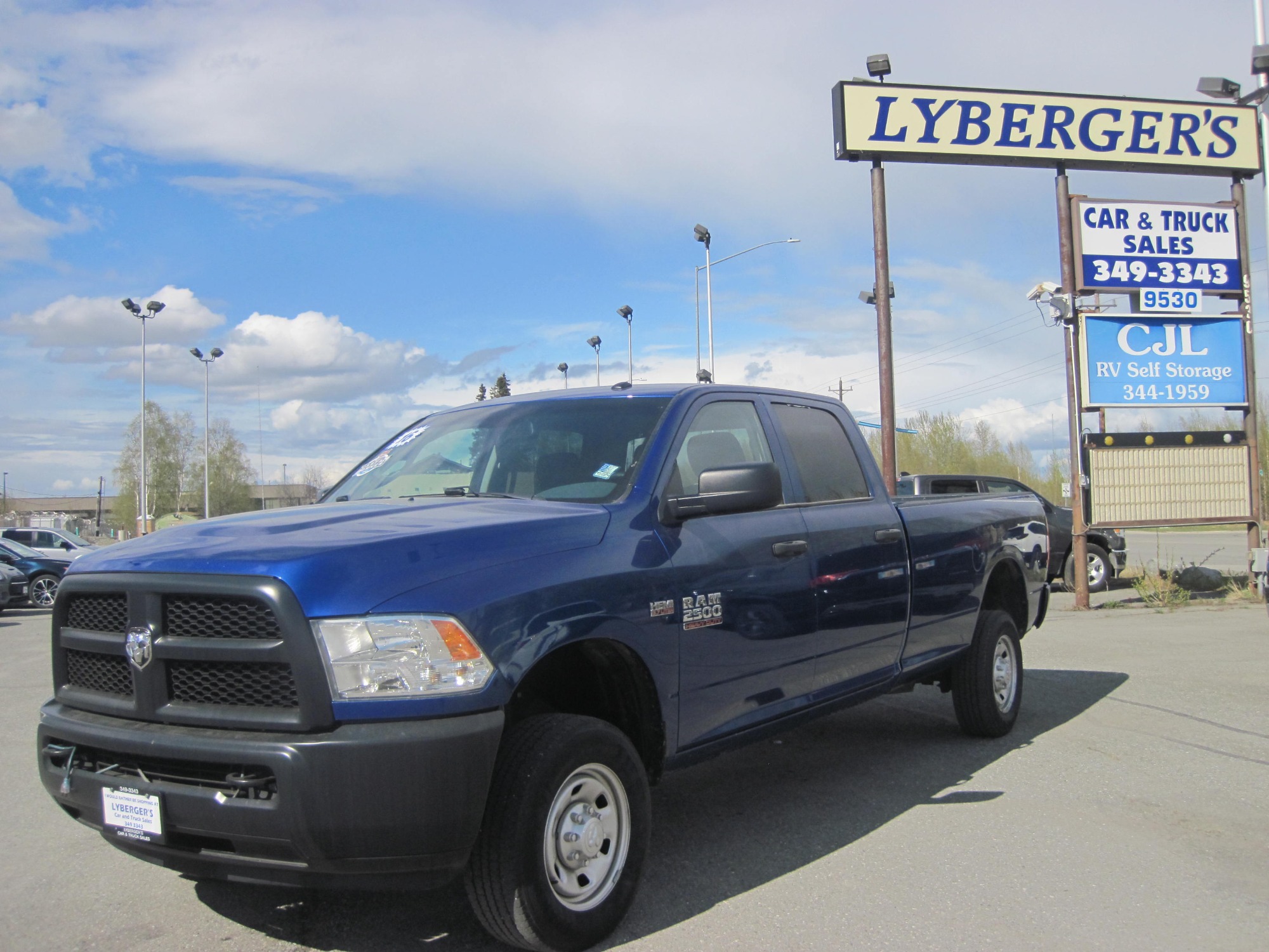 photo of 2016 RAM 2500 Tradesman Crew Cab LWB 4WD